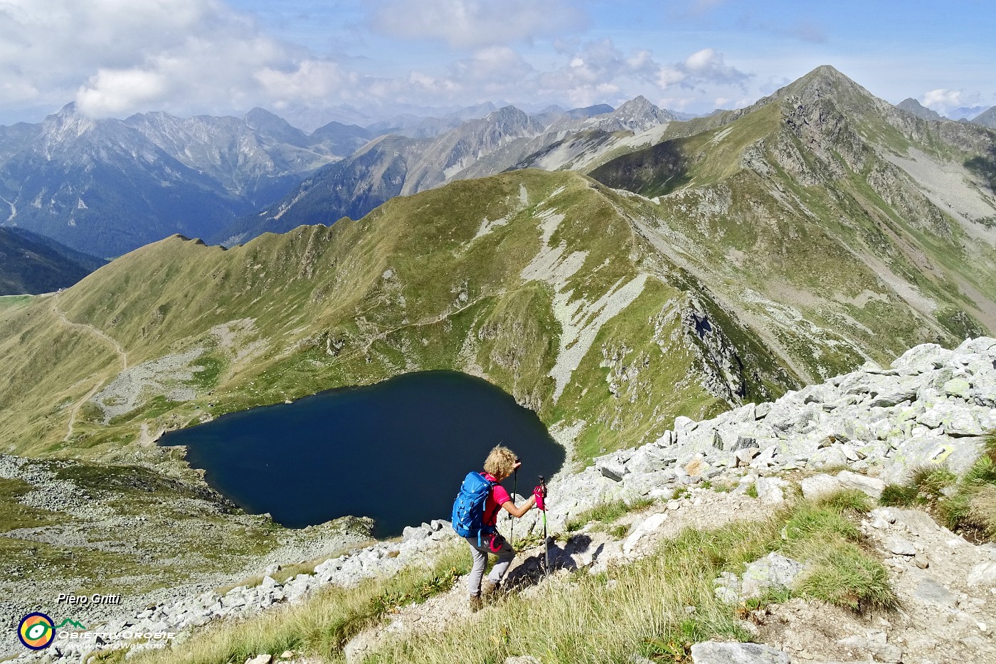 32 Lago Moro con Passo di Valcervia e Monte Toro.JPG -                                